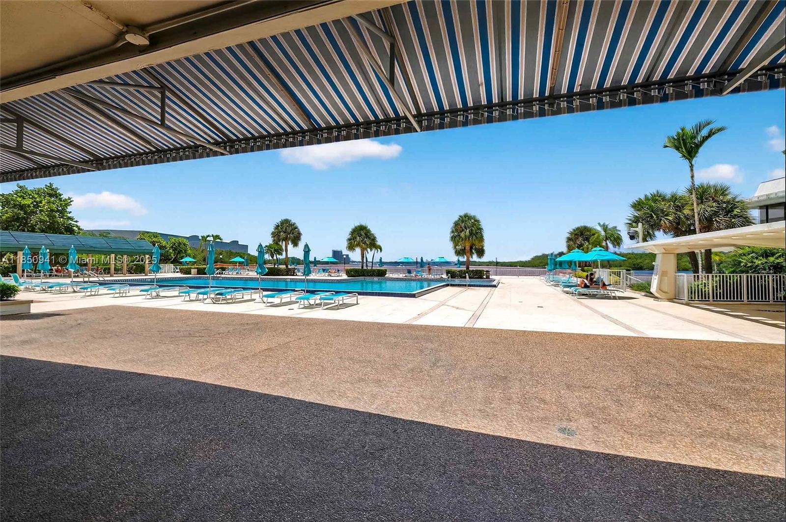 300 Bayview Dr # 1616