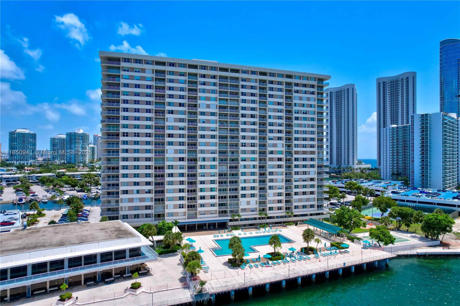 300 Bayview Dr # 1616