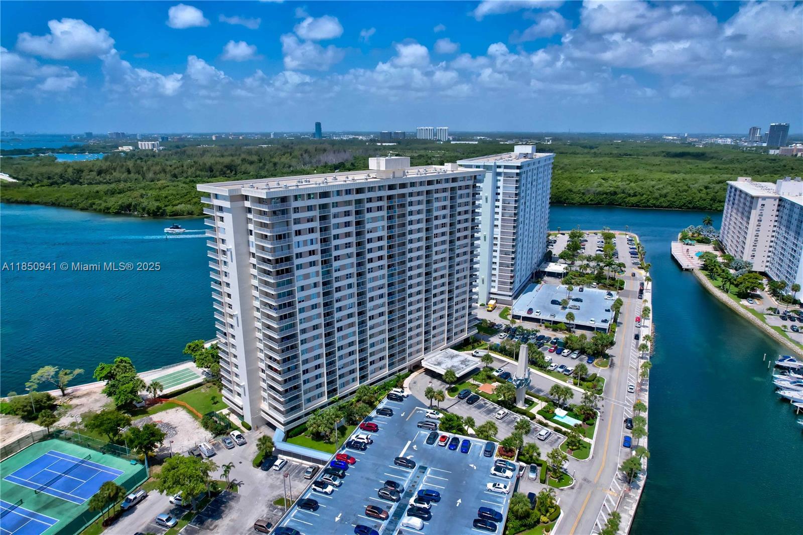 300 Bayview Dr # 1616