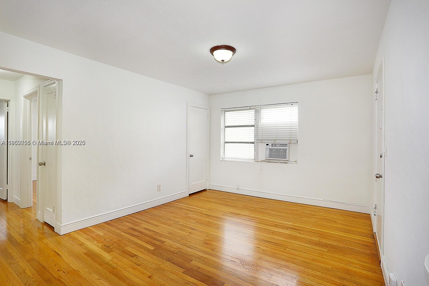 27 Phoenetia Ave # 3