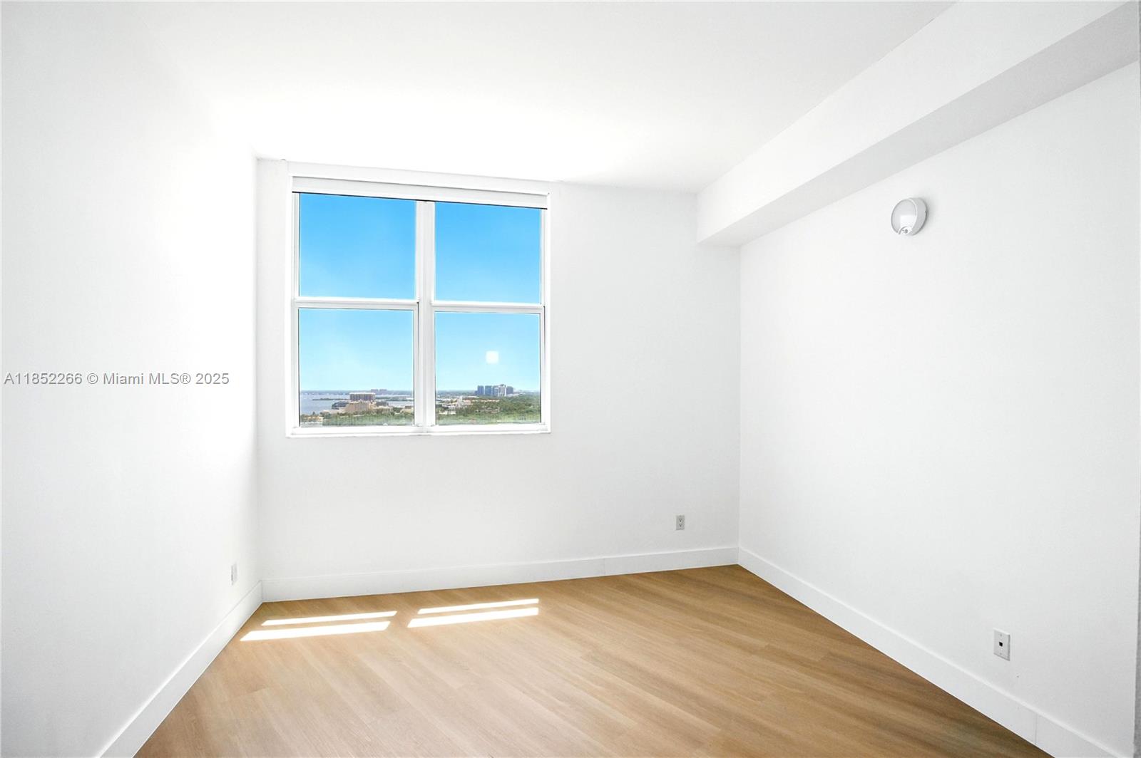 2475 Brickell Ave # 2610