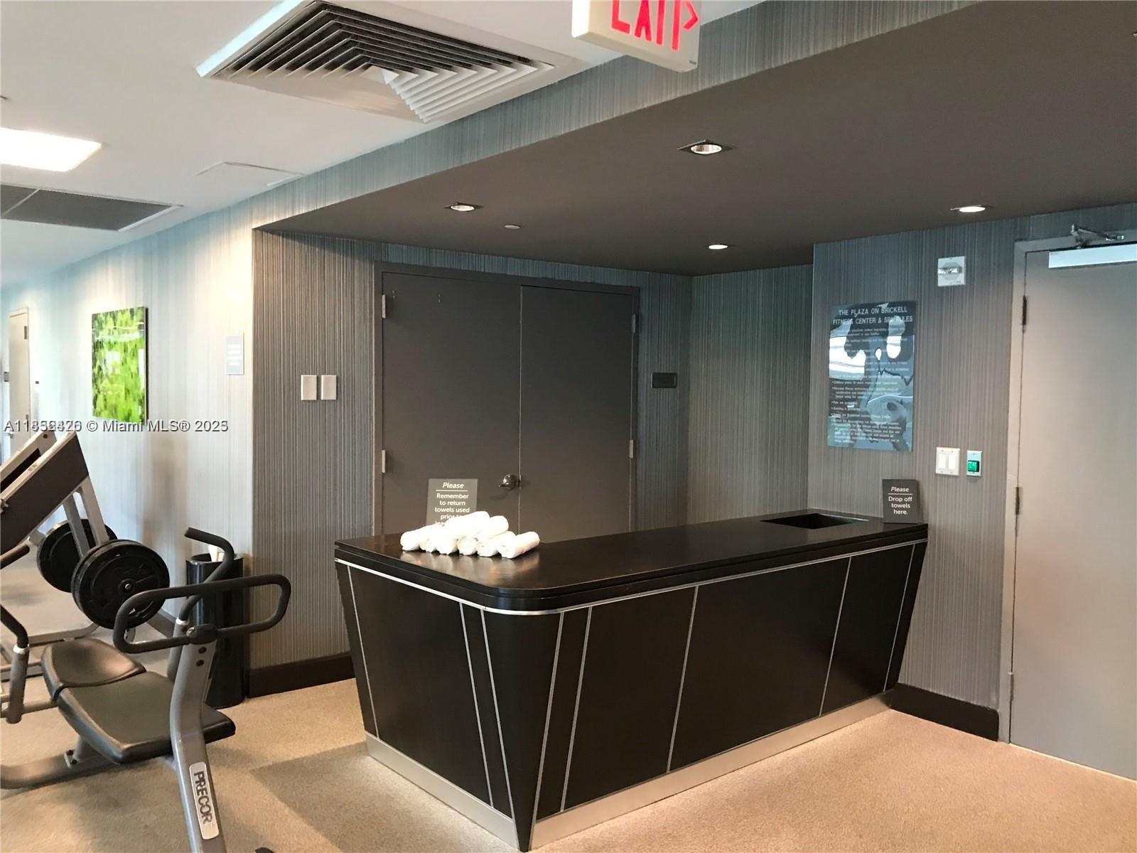 951 Brickell Ave # 3406