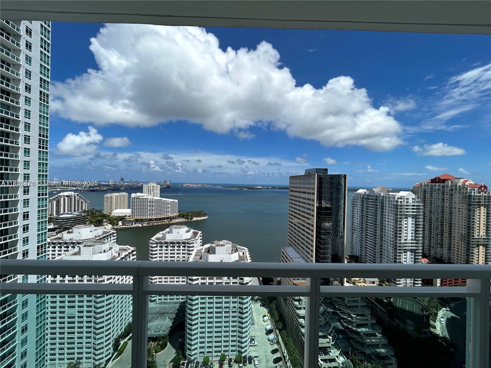 951 Brickell Ave # 3406