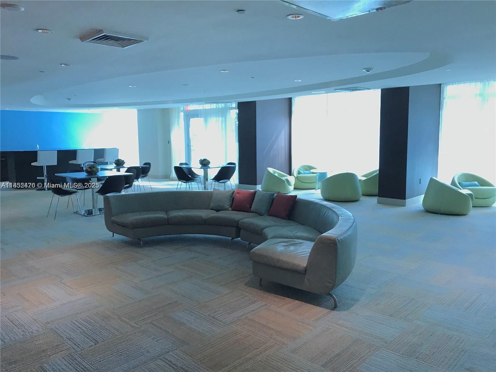 951 Brickell Ave # 3406