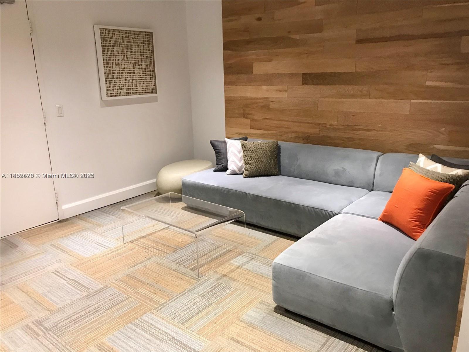 951 Brickell Ave # 3406