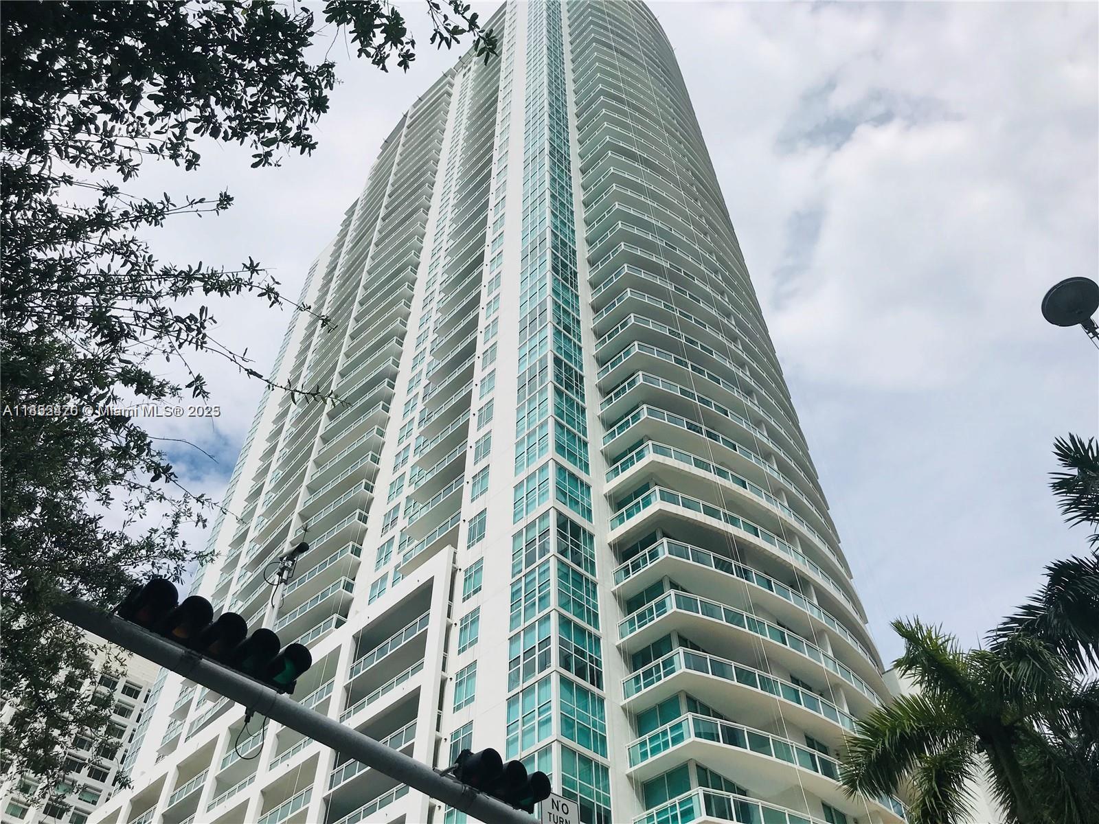 951 Brickell Ave # 3406