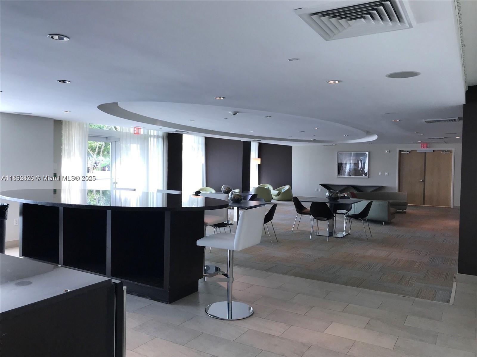 951 Brickell Ave # 3406