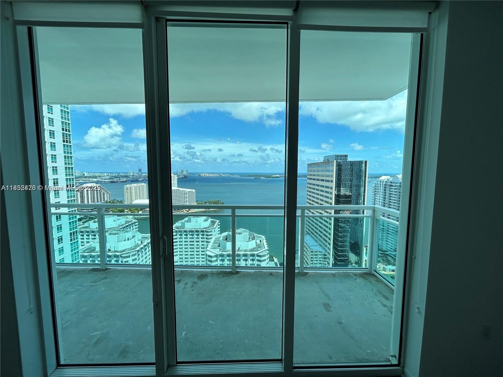 951 Brickell Ave # 3406