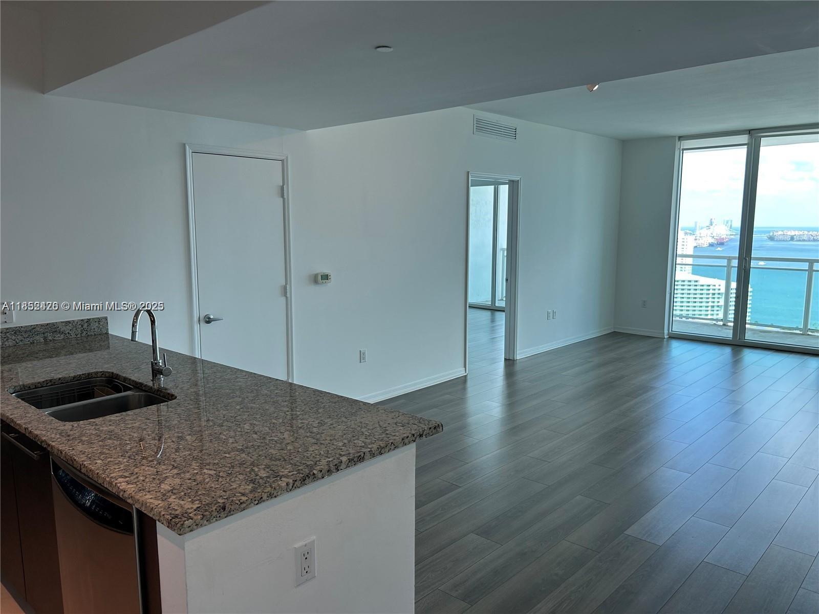 951 Brickell Ave # 3406