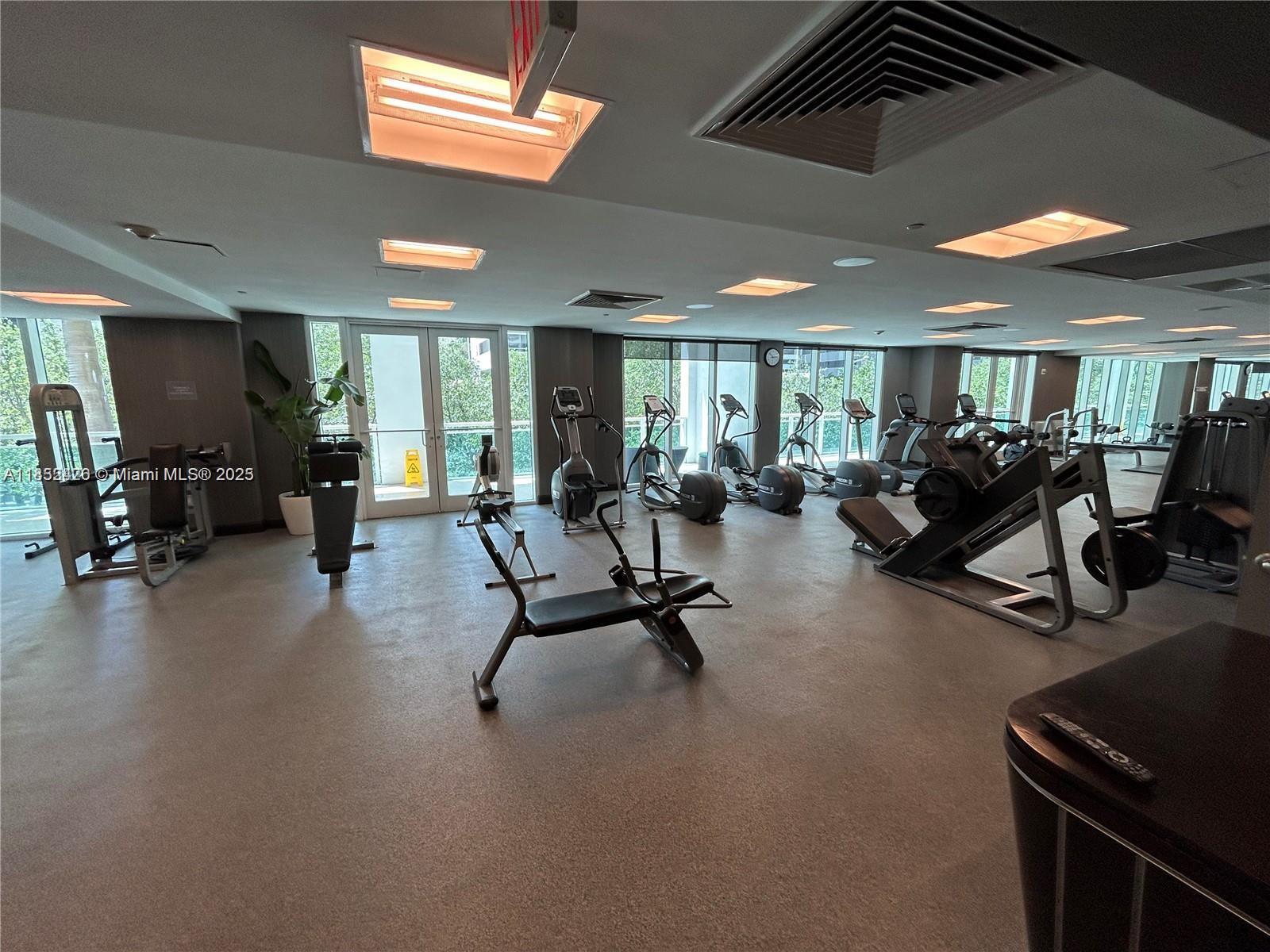 951 Brickell Ave # 3406