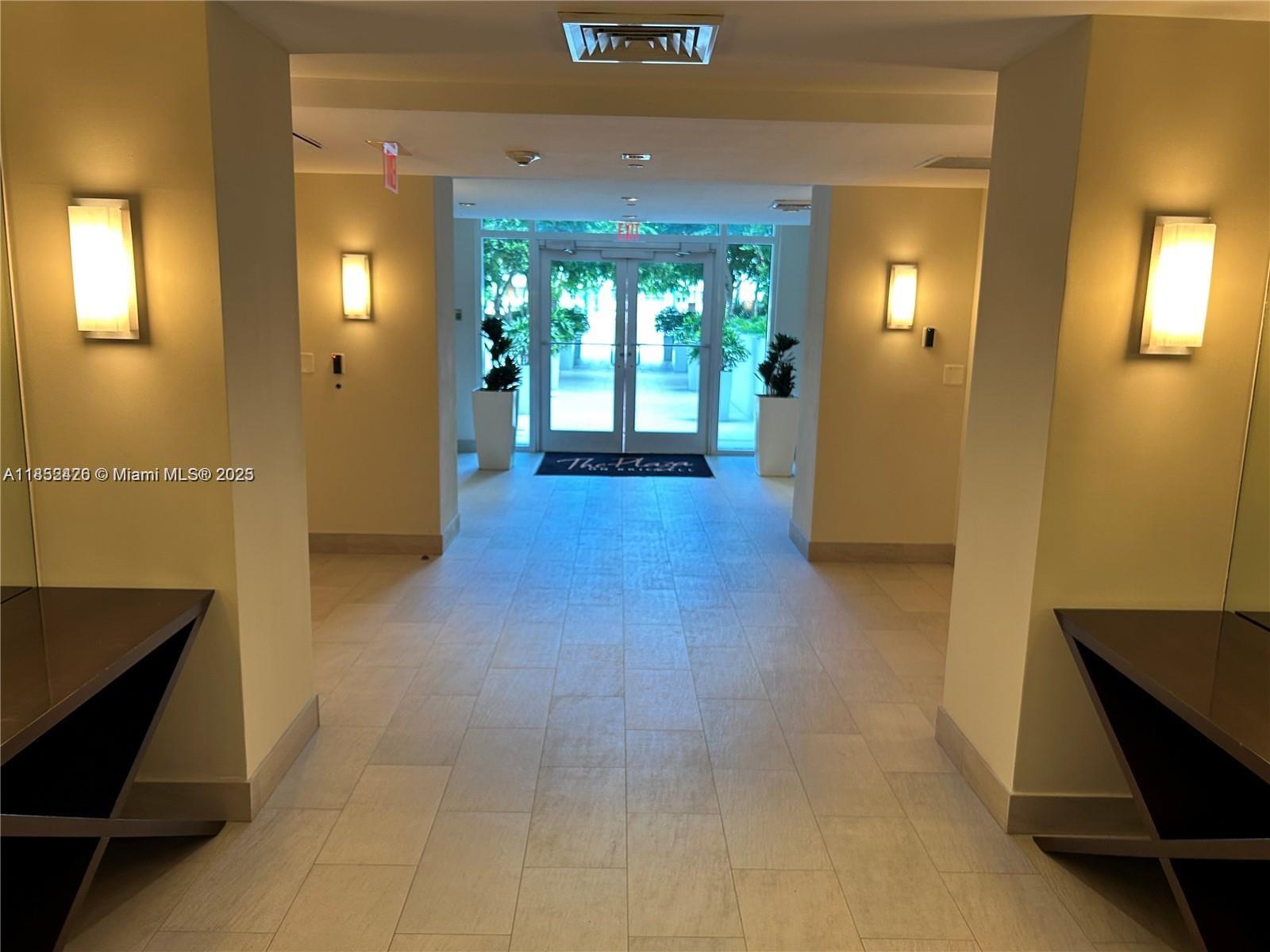 951 Brickell Ave # 3406