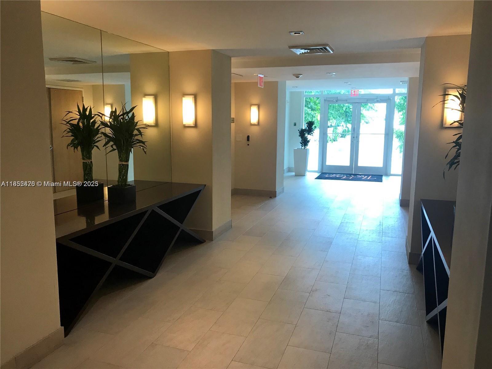 951 Brickell Ave # 3406