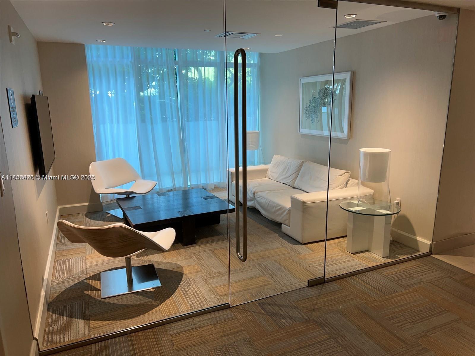 951 Brickell Ave # 3406