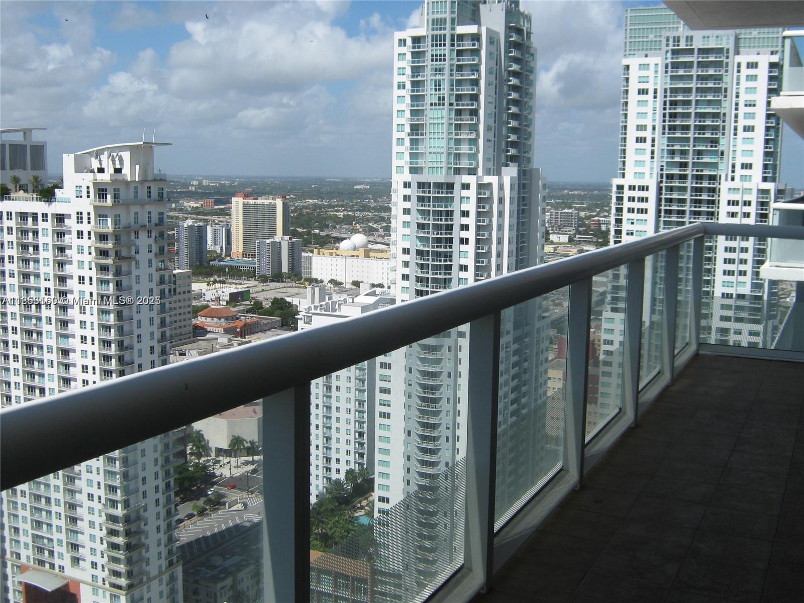 50 BISCAYNE BL # 4207