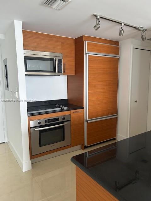 50 BISCAYNE BL # 4207