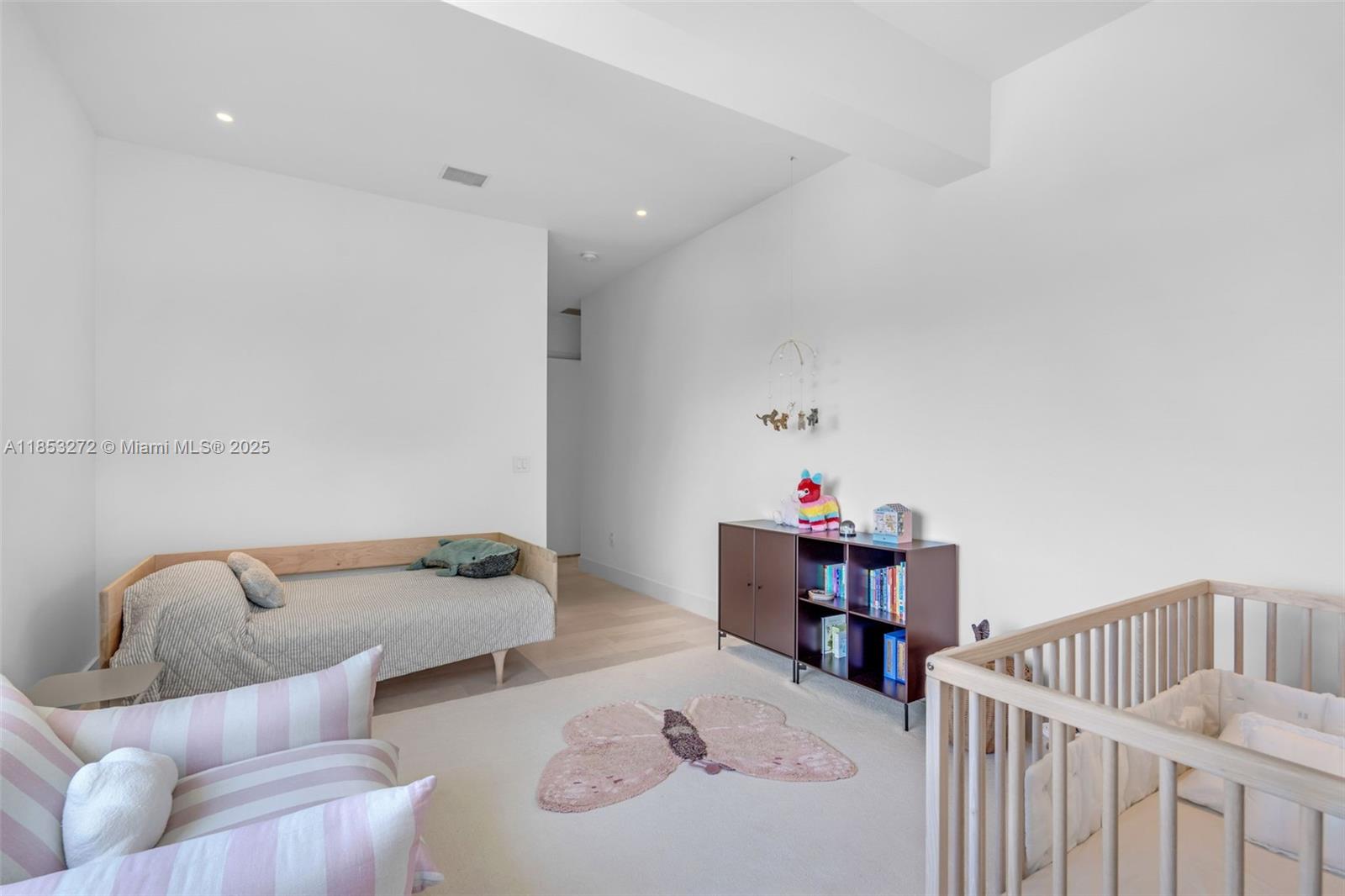 320 Woodcrest Rd