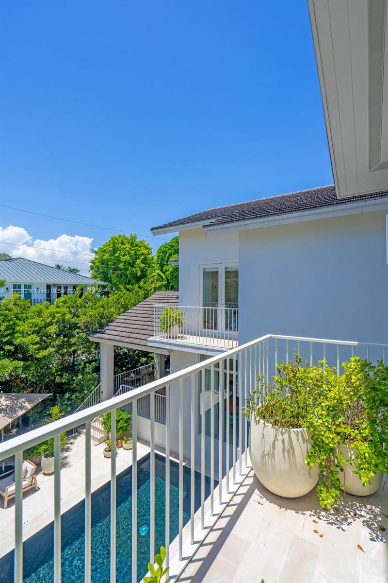 320 Woodcrest Rd