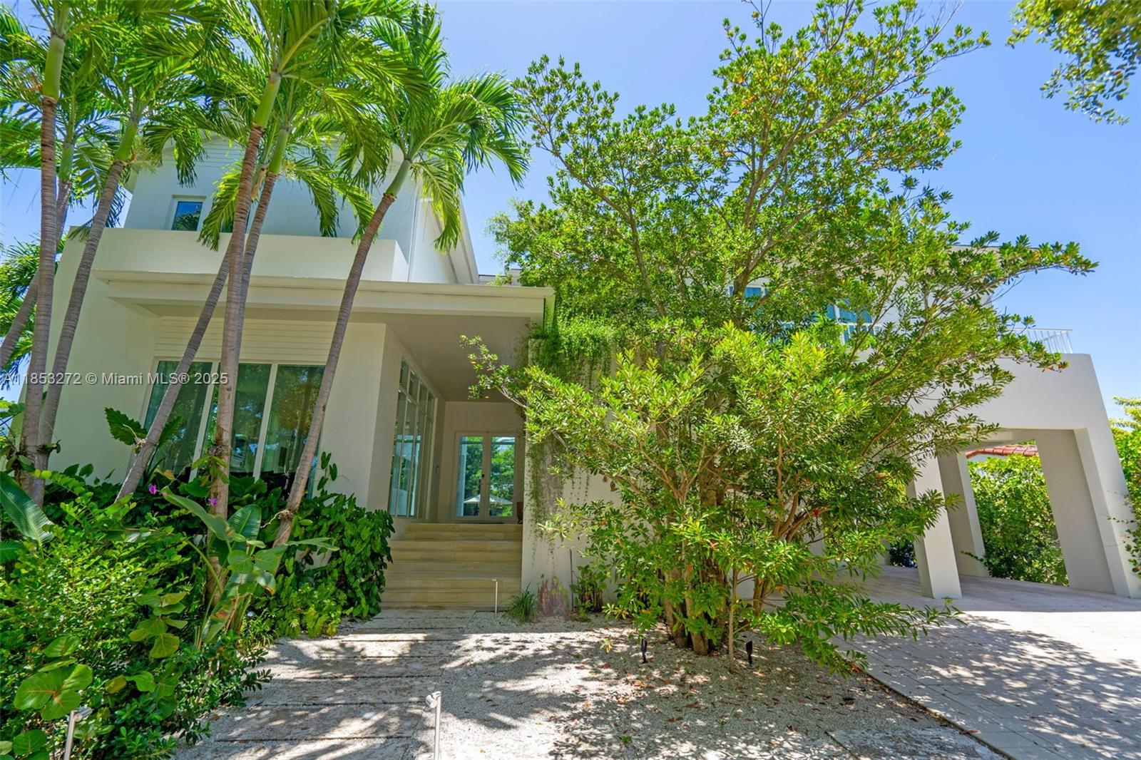 320 Woodcrest Rd