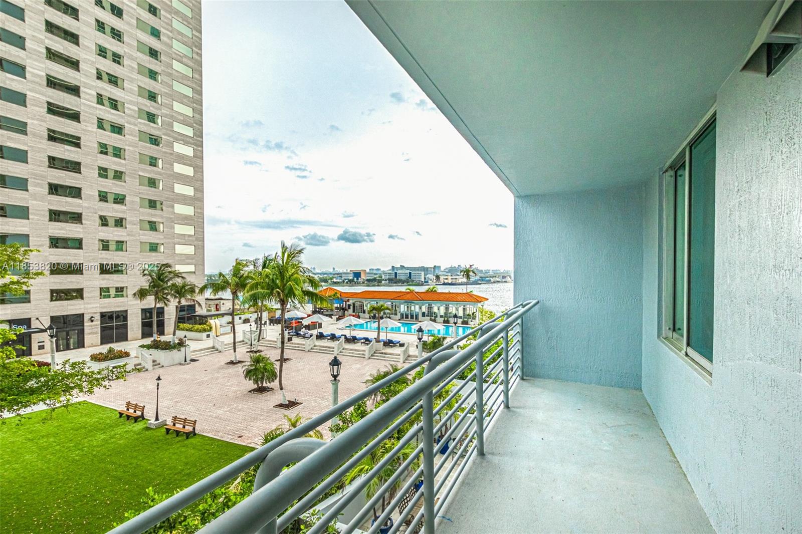 335 S BISCAYNE BL # 902