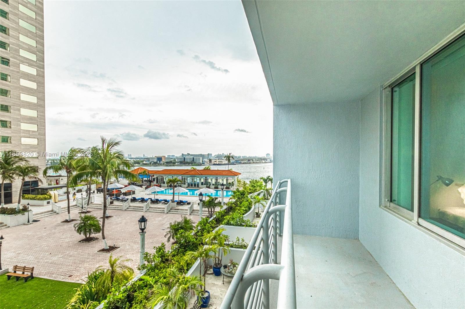 335 S BISCAYNE BL # 902