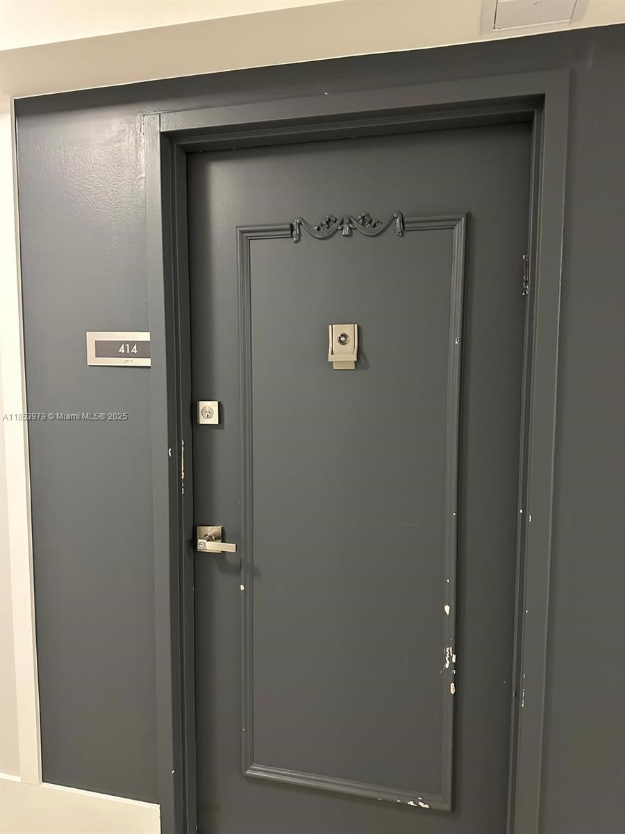 6039 Collins Ave # 414