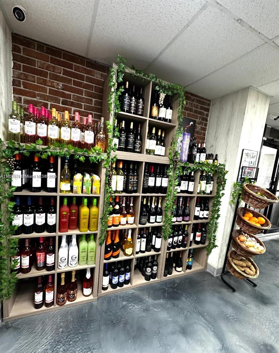 6039 Collins Ave # 414