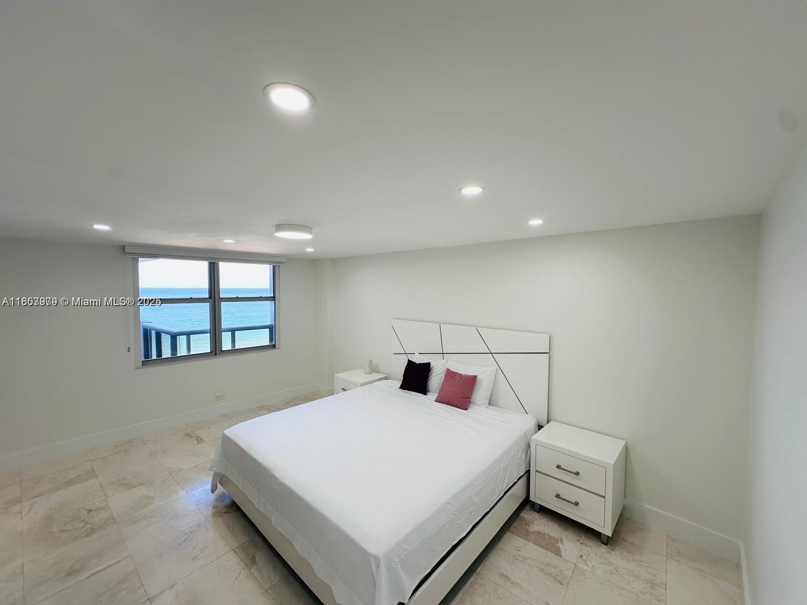 6039 Collins Ave # 414