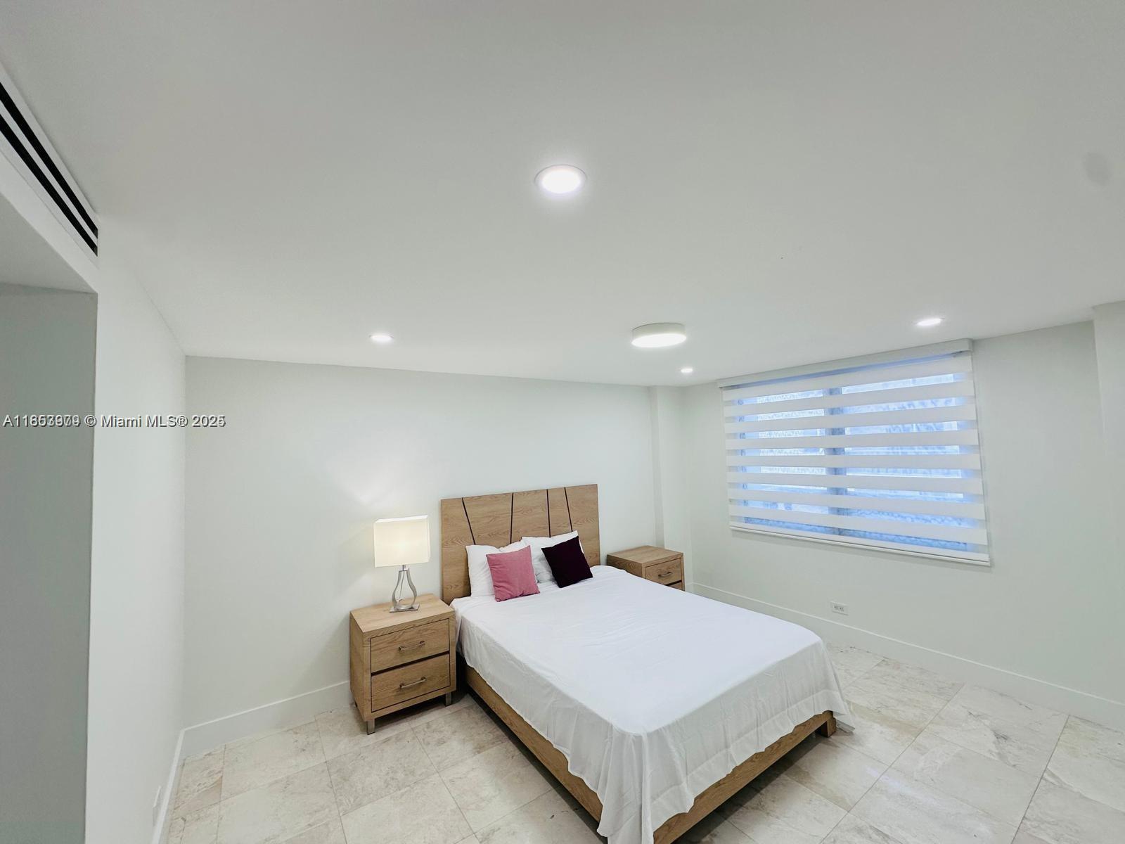 6039 Collins Ave # 414