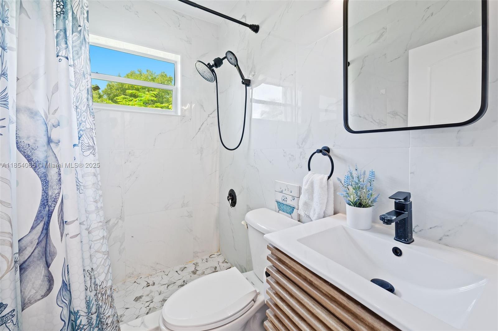 1701 N Treasure Dr # 7