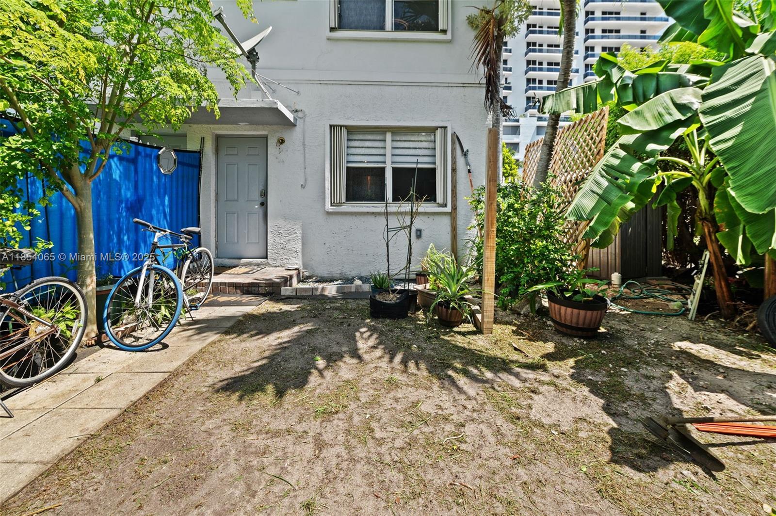 1701 N Treasure Dr # 7