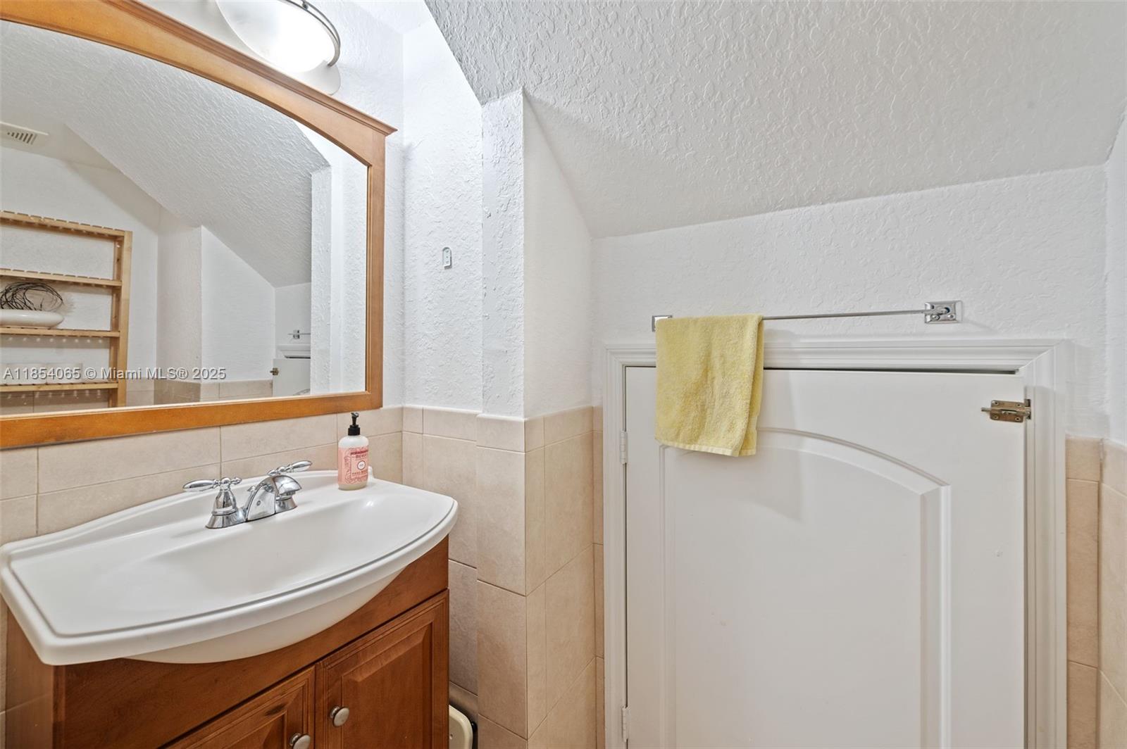 1701 N Treasure Dr # 7