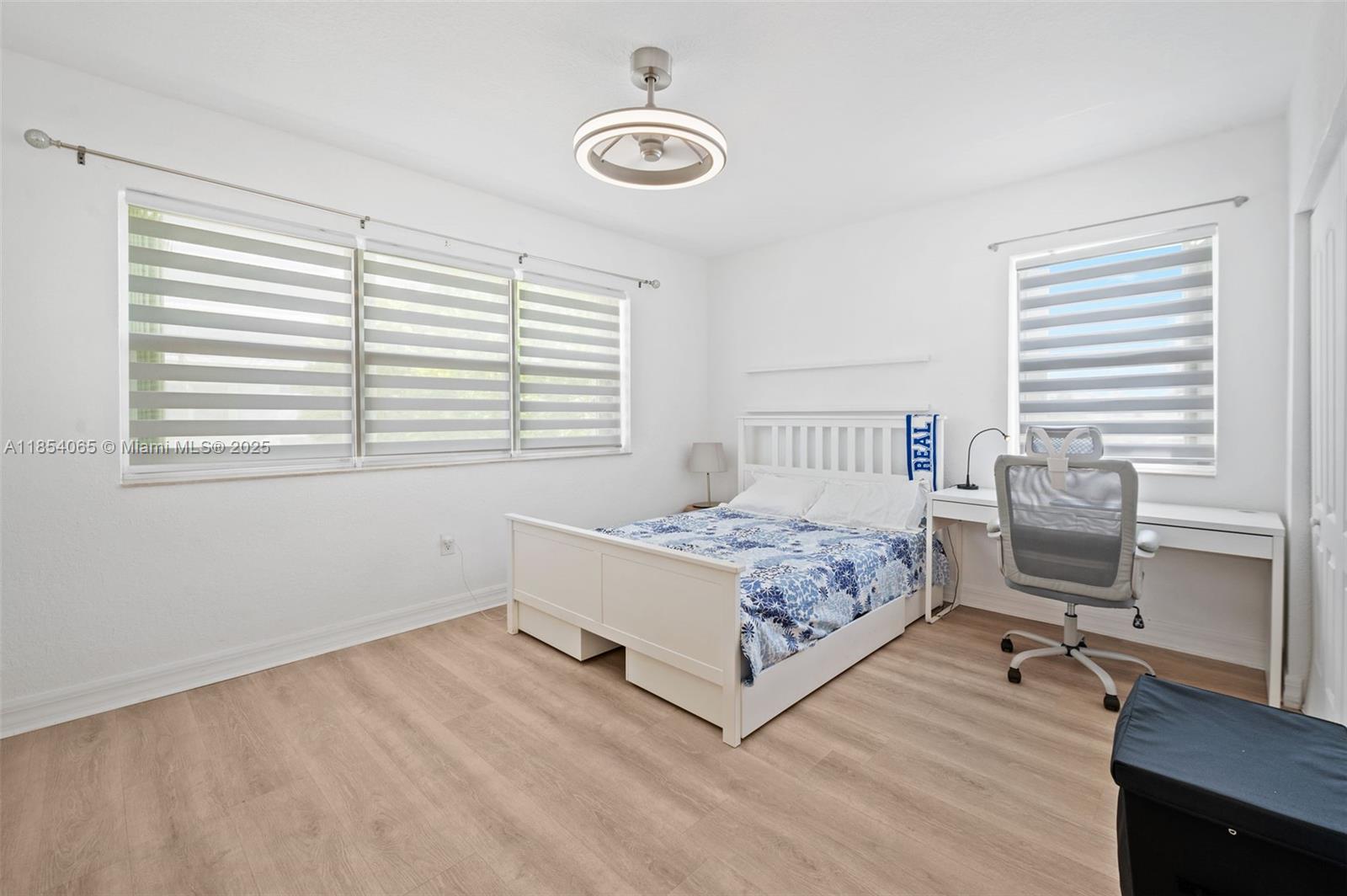 1701 N Treasure Dr # 7