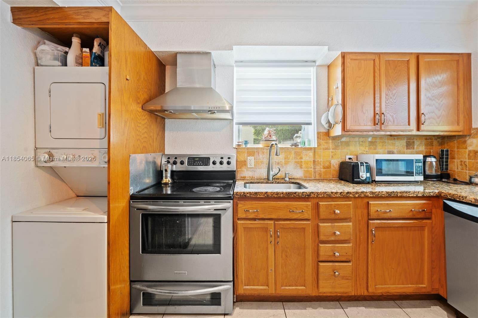 1701 N Treasure Dr # 7