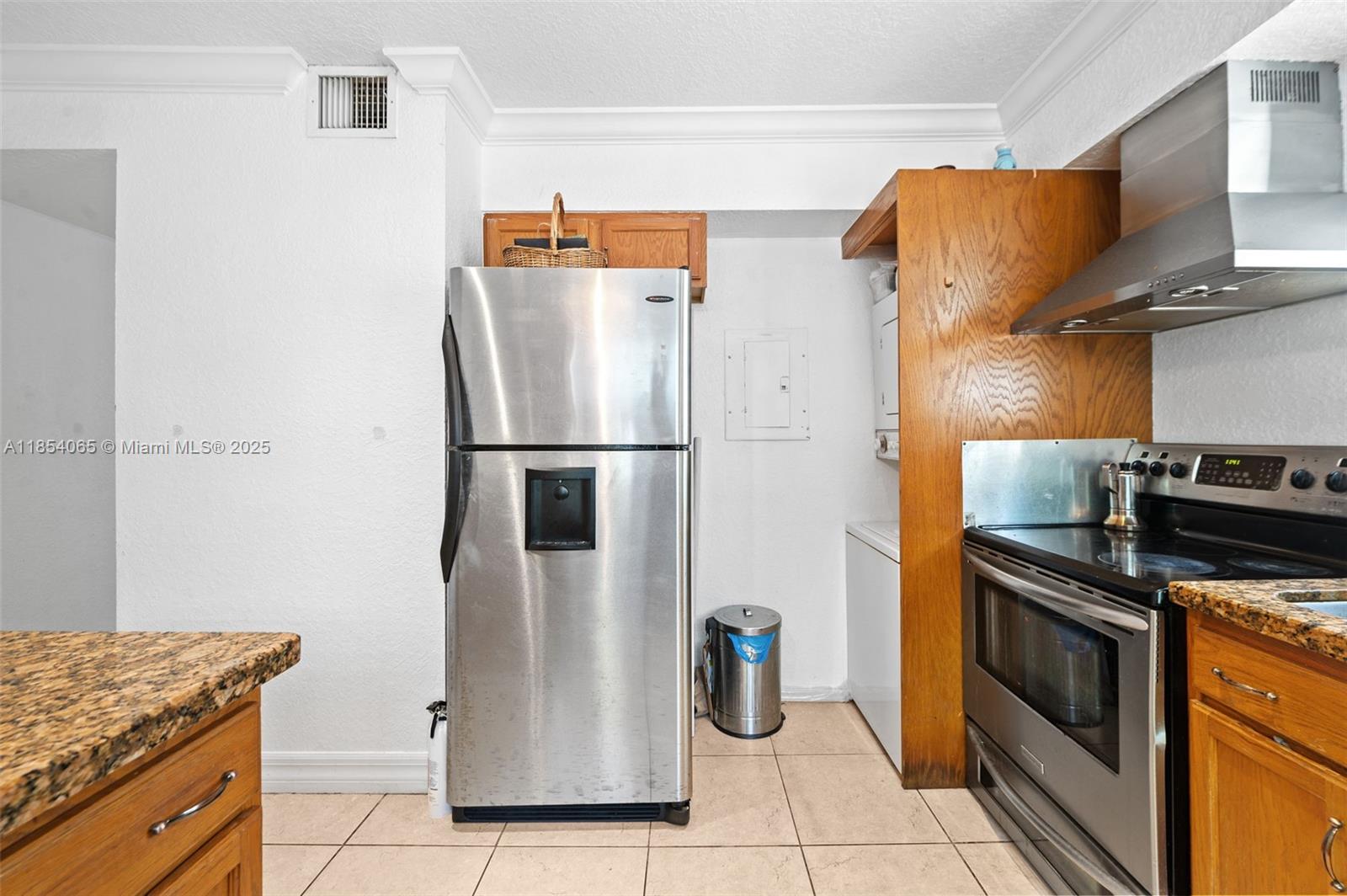 1701 N Treasure Dr # 7