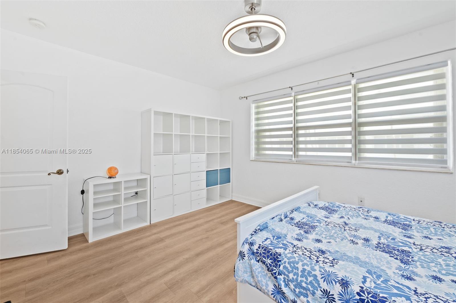 1701 N Treasure Dr # 7