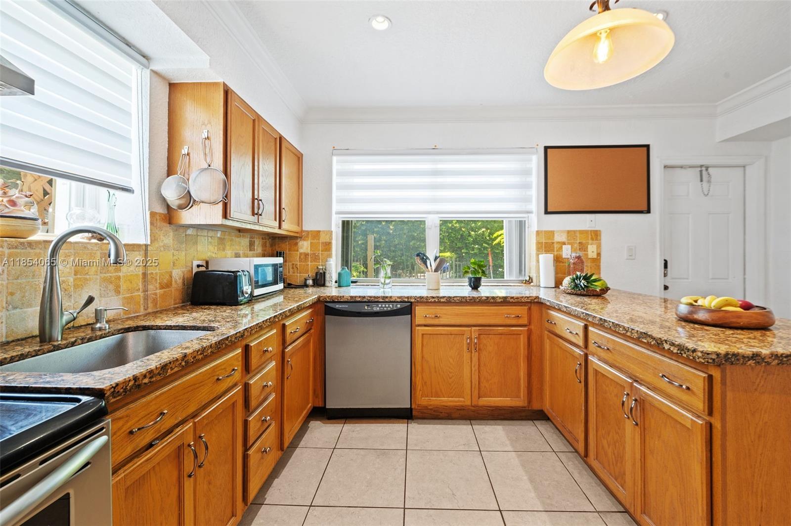 1701 N Treasure Dr # 7