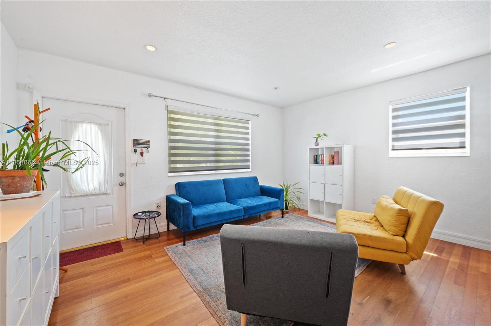 1701 N Treasure Dr # 7