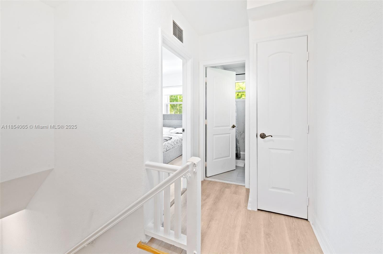 1701 N Treasure Dr # 7