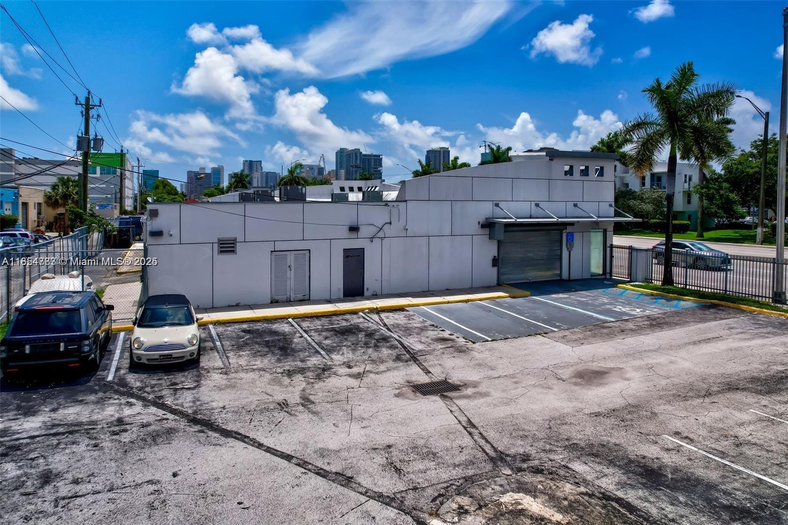 925 W Broward Blvd