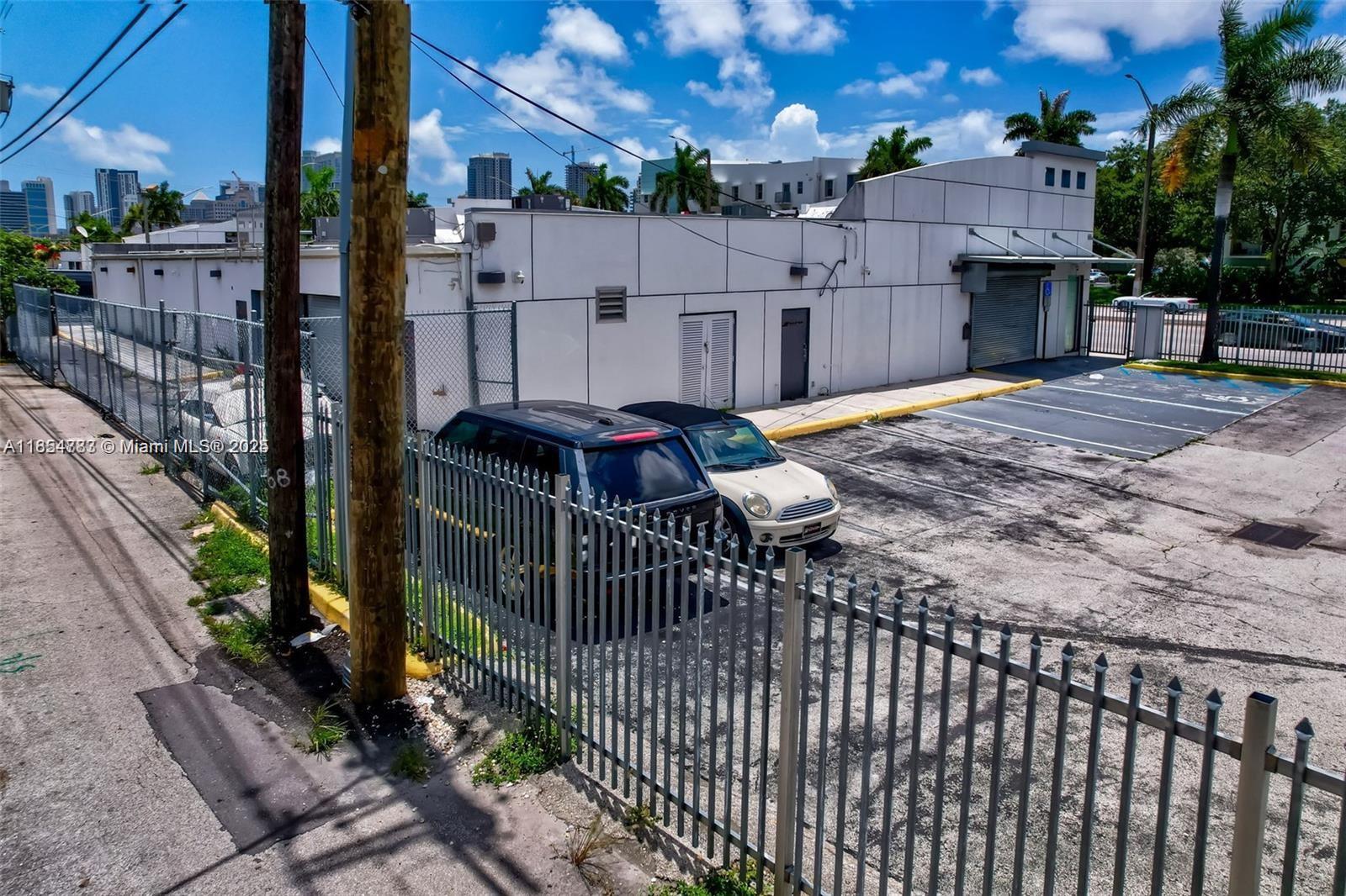 925 W Broward Blvd