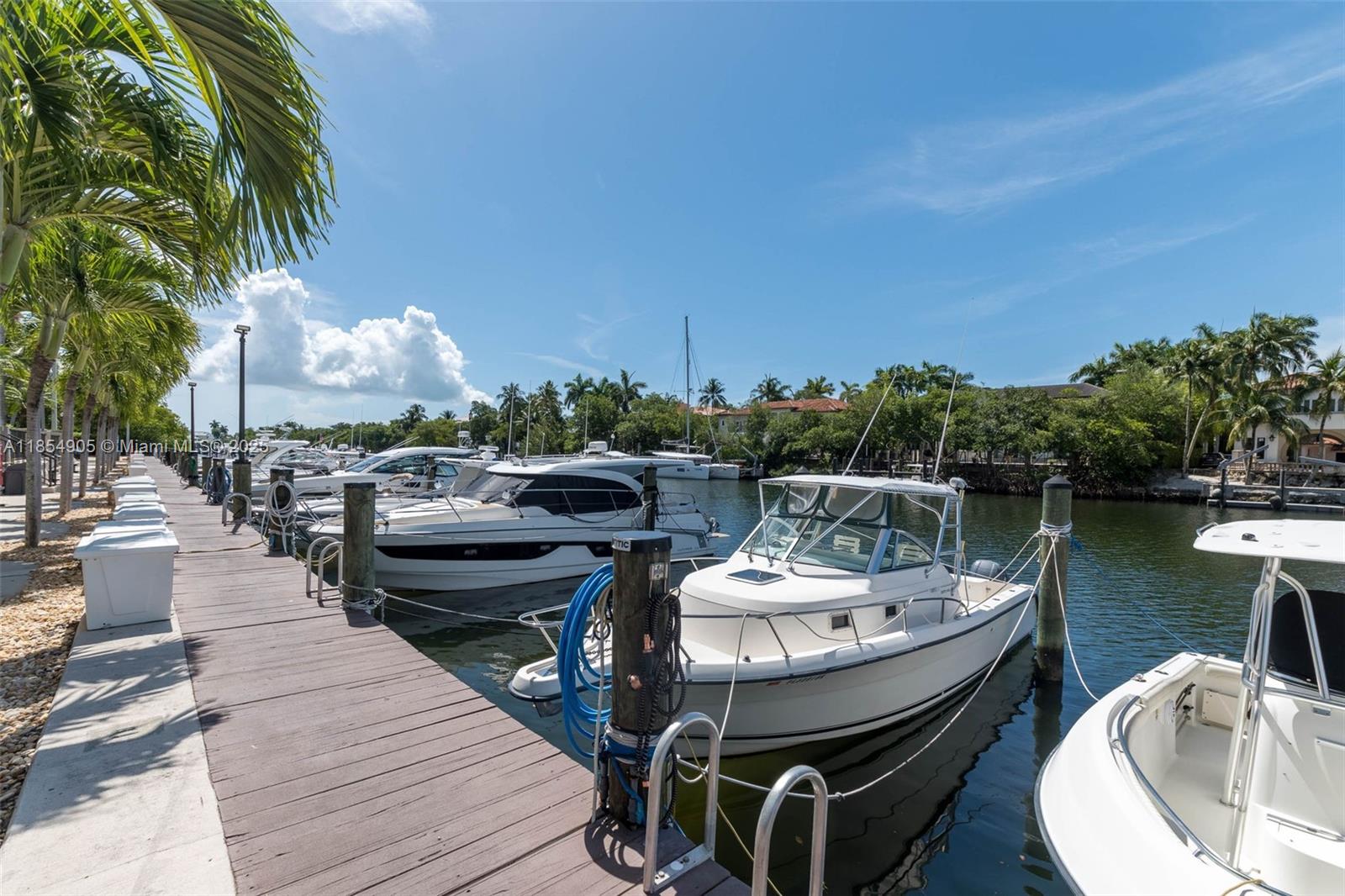 90 Edgewater Dr # 1015