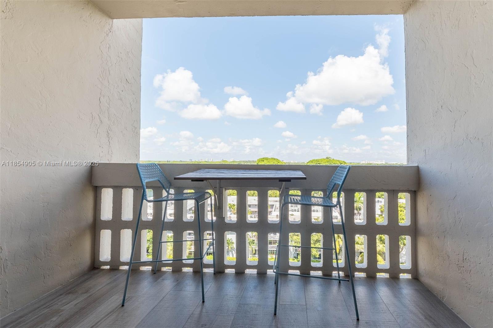 90 Edgewater Dr # 1015