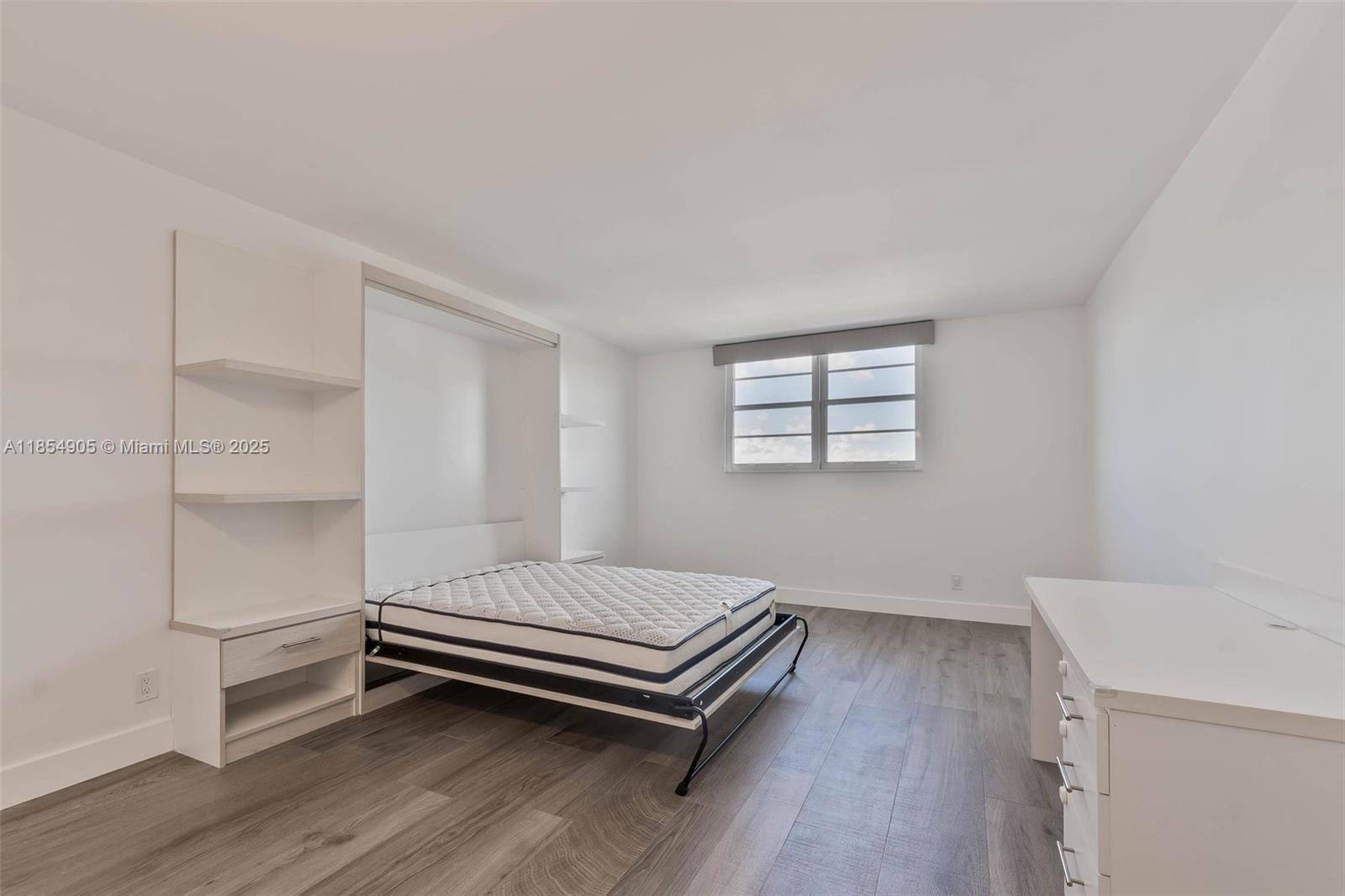 90 Edgewater Dr # 1015