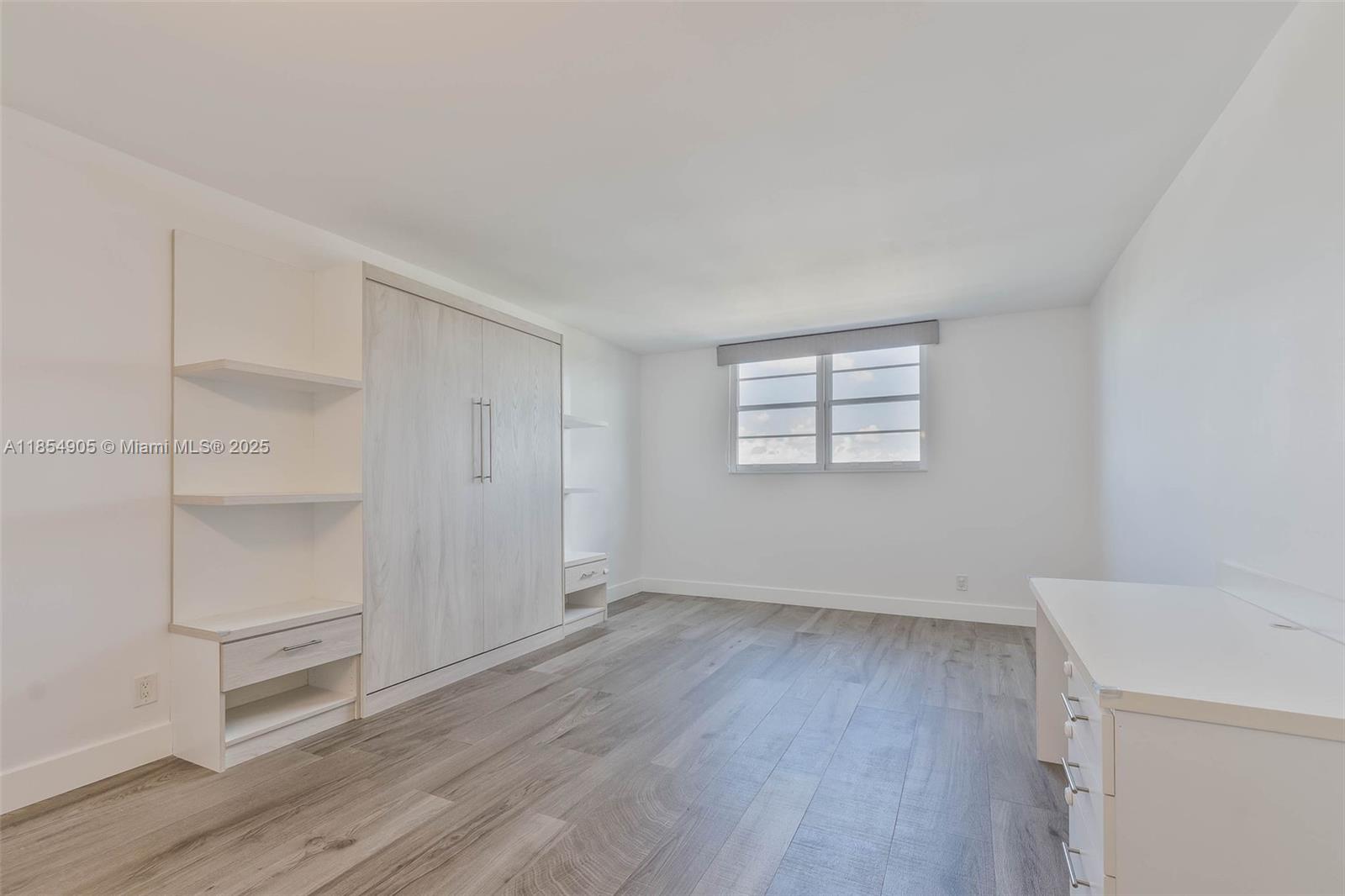 90 Edgewater Dr # 1015