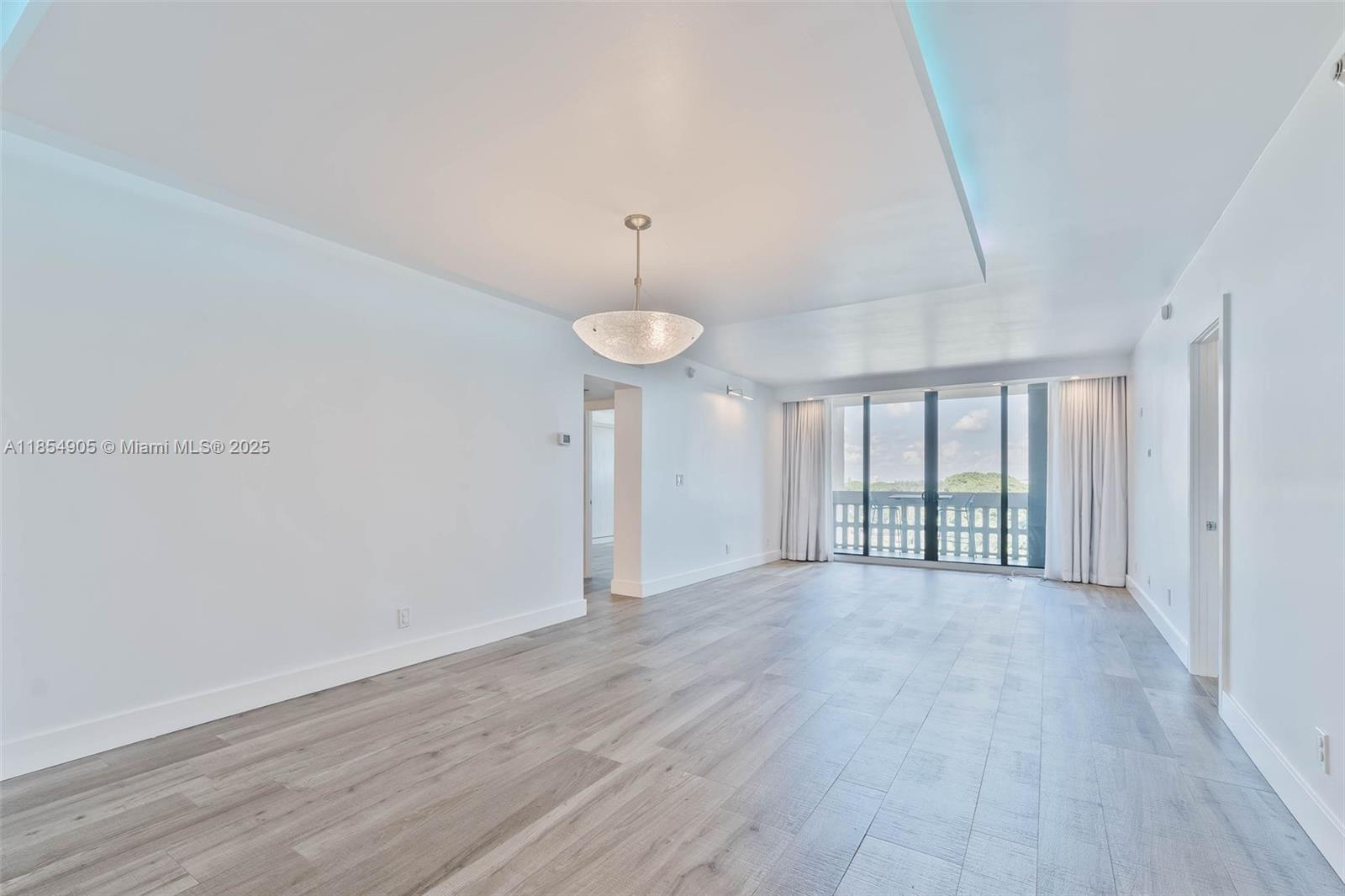 90 Edgewater Dr # 1015