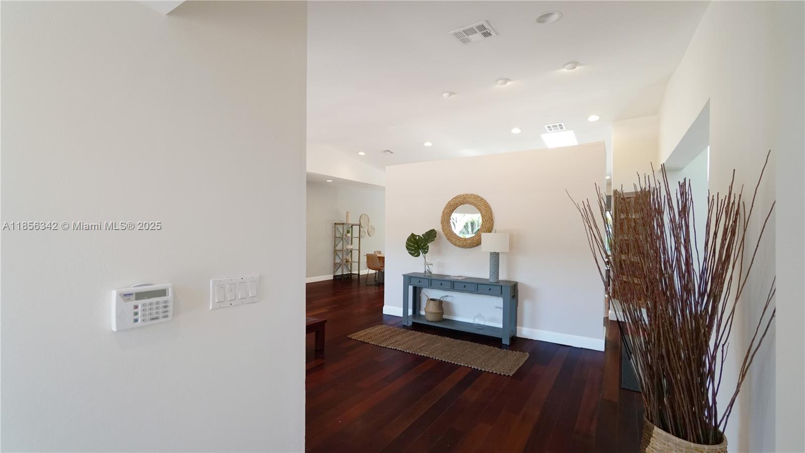691 Ridgewood Rd