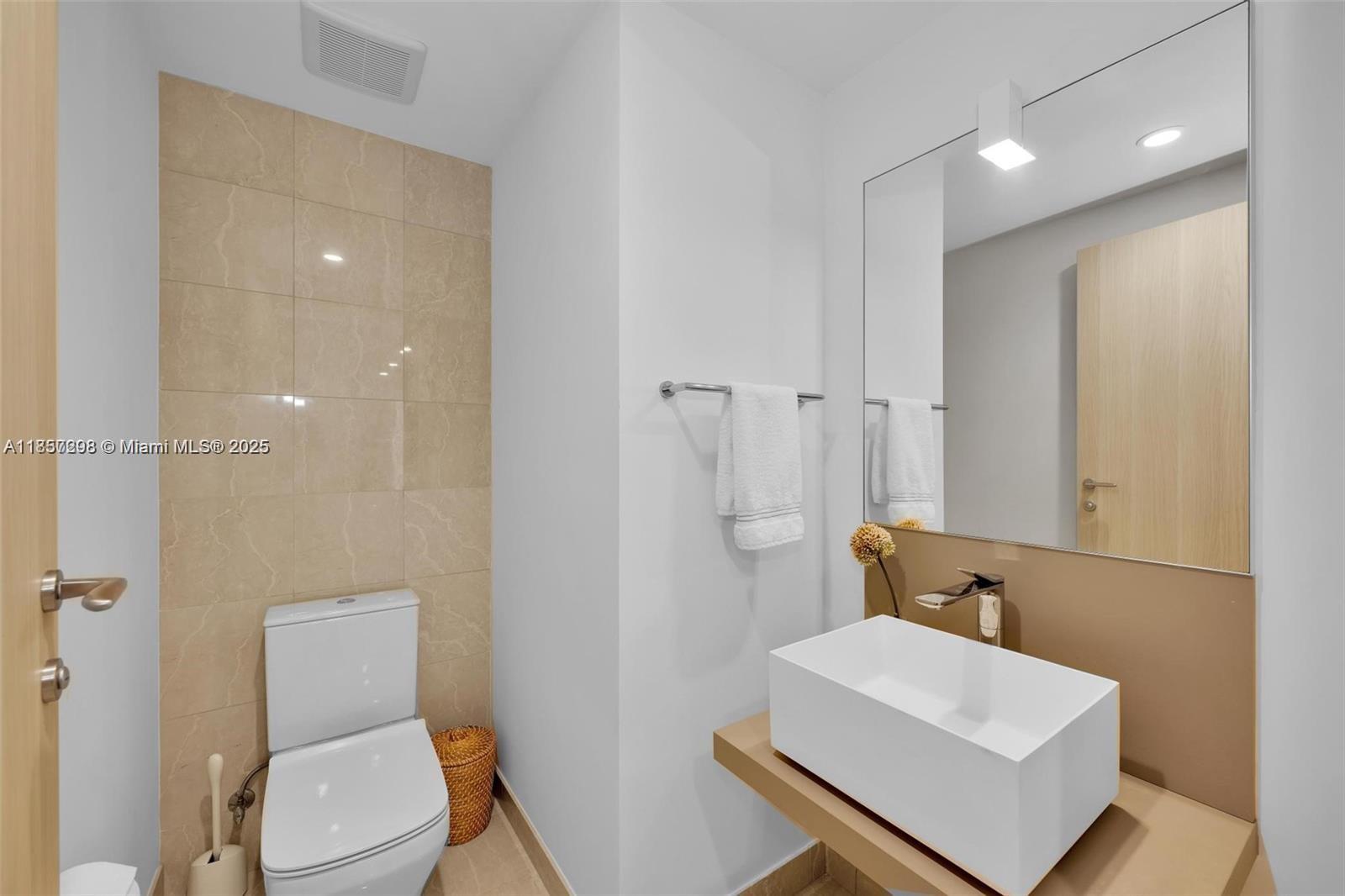 1000 Brickell Plz # 3914