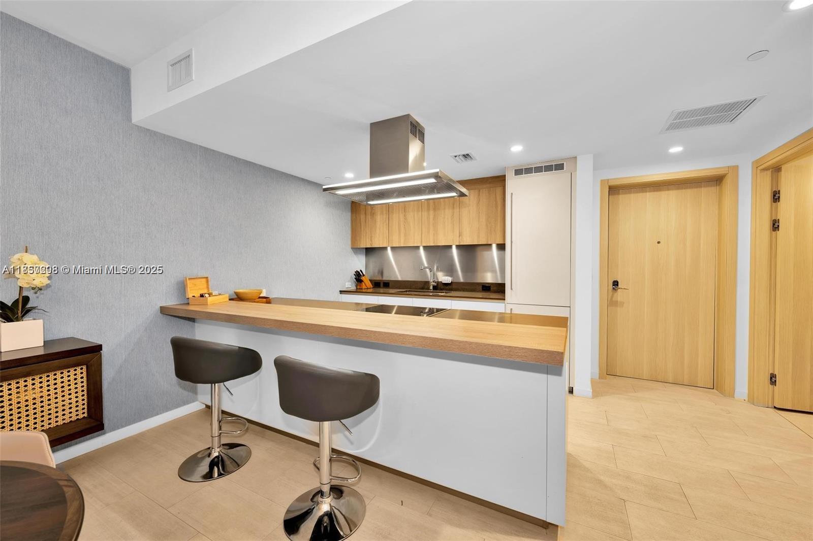 1000 Brickell Plz # 3914