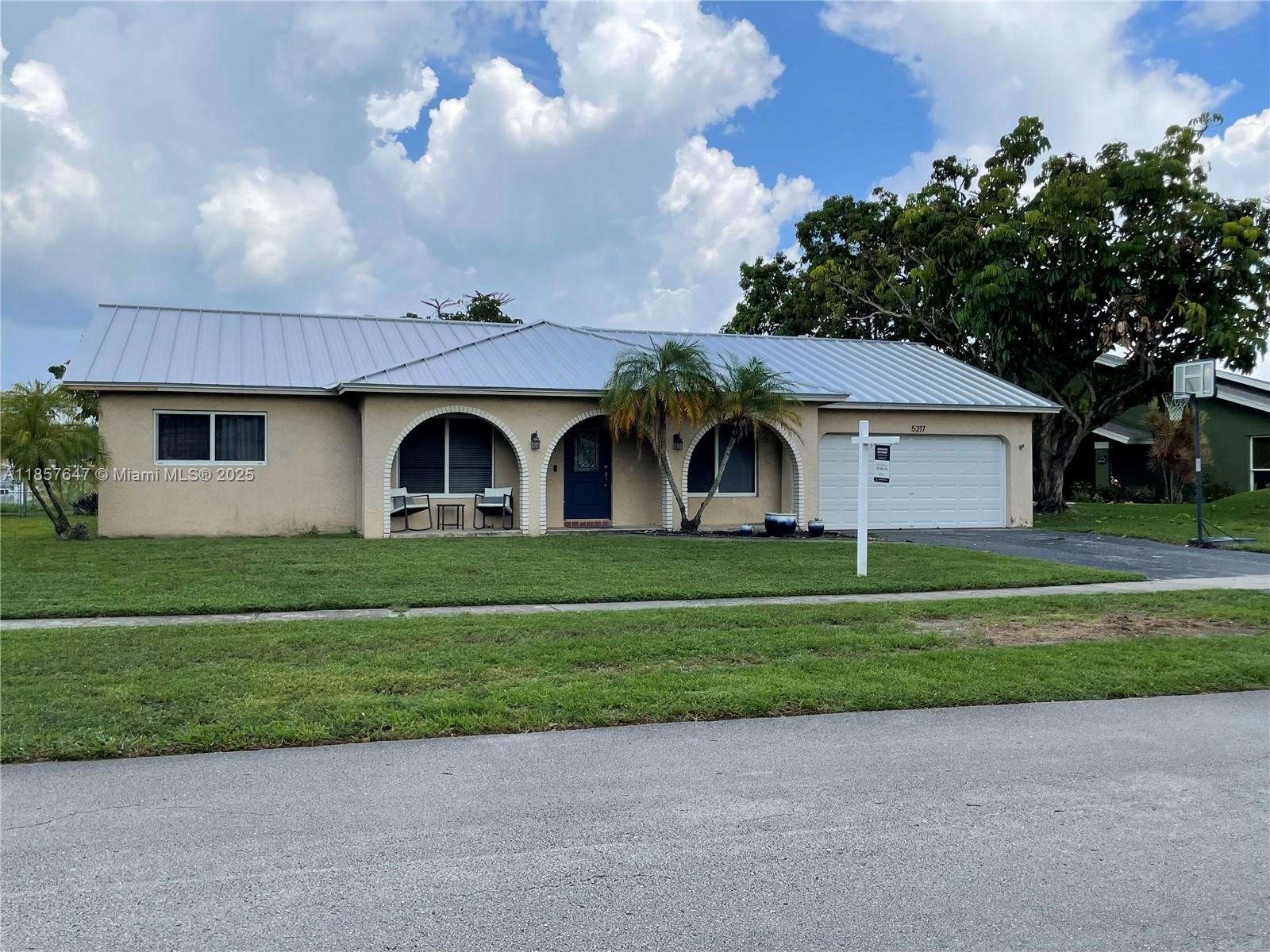 5217 SW 87th Ave