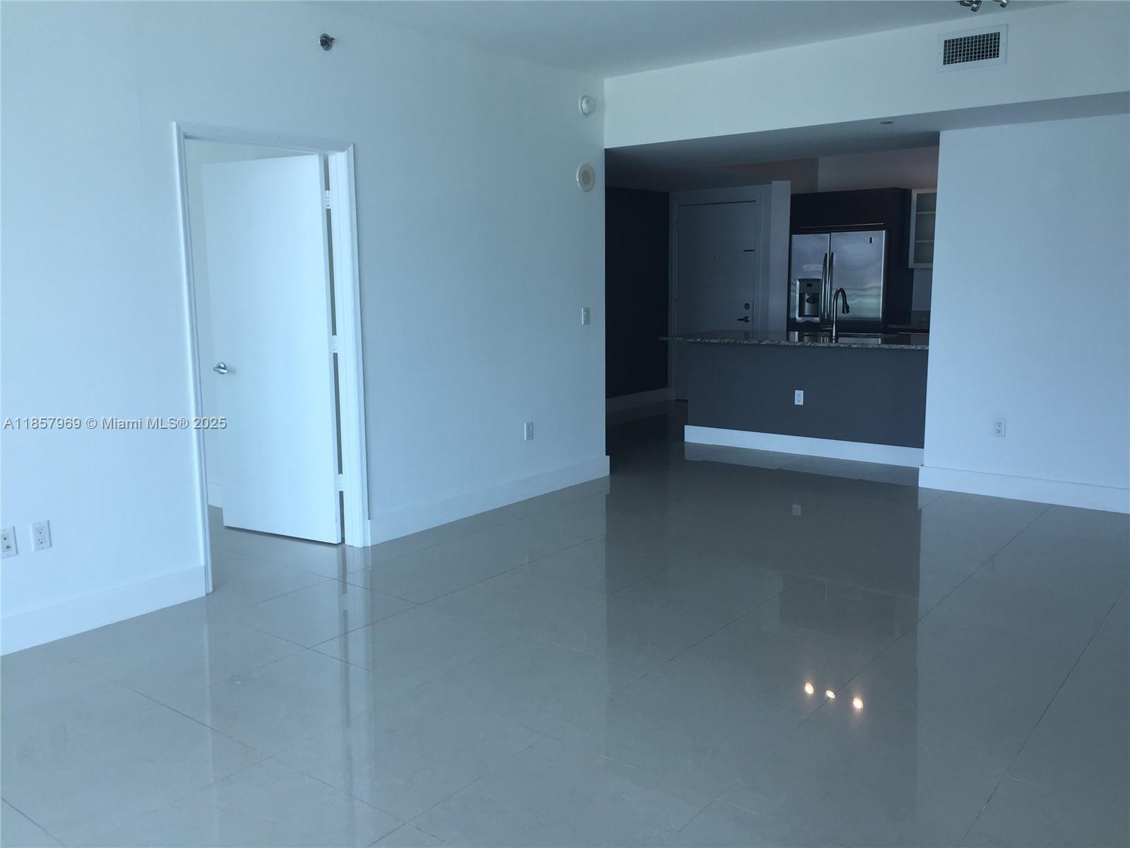 950 BRICKELL BAY DR # 3804